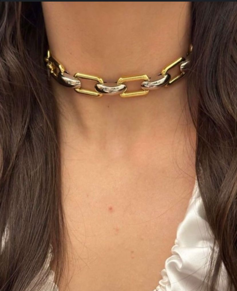 COLARES & CHOKERS